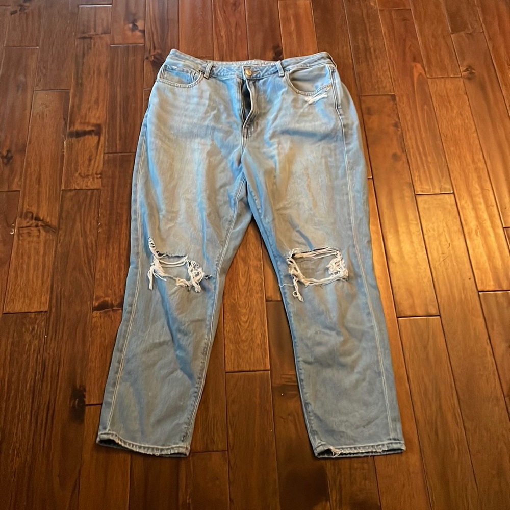 American eagle mom jeans